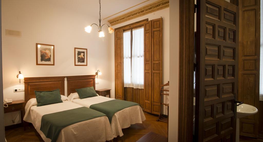 Hospederia Real Casona La Beltraneja Hotel Belmonte  Bagian luar foto